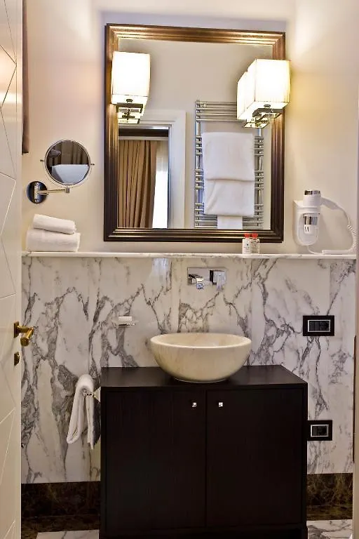 **  Be One - Ricci Collection Hotel Florence Italy