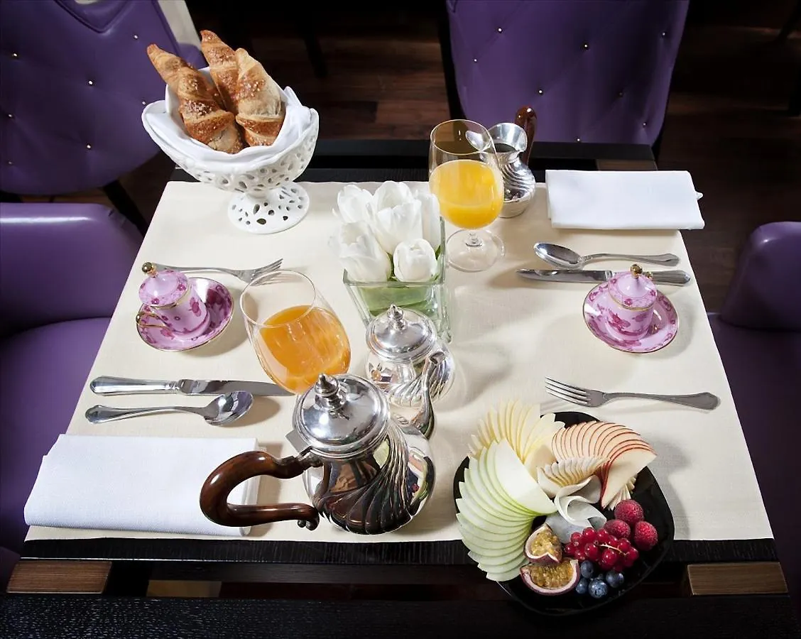 **  Be One - Ricci Collection Hotel Florence Italy